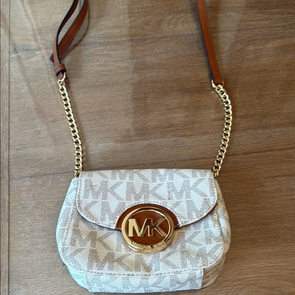 Michael Kors Cream and Gold Crossbody Bag - Picture 1 of 3